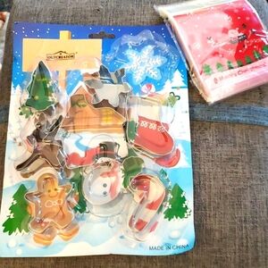Outcreator 8 Piece Christmas Cookie Cutters Set with 100 Cookie Bags